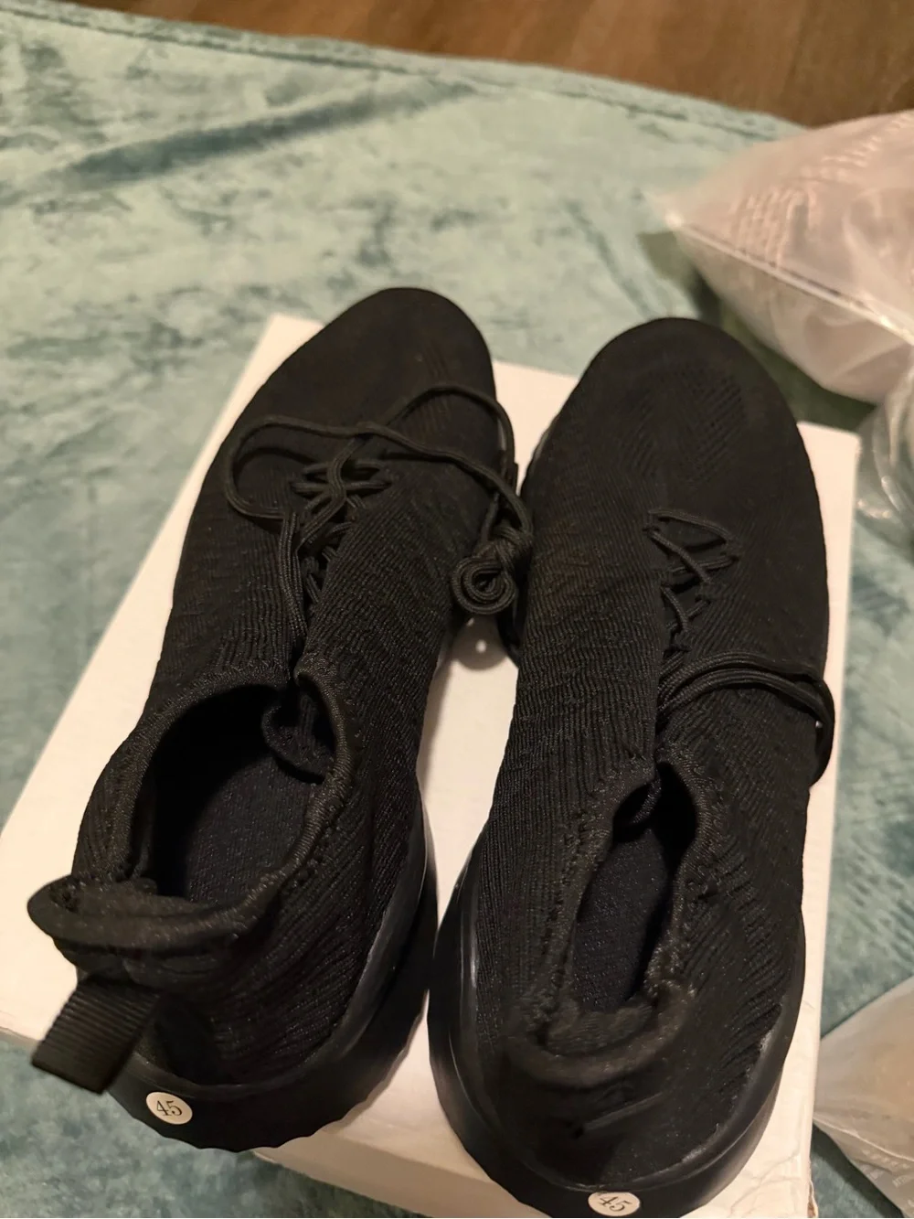 Men's Black Knit Lace-Up Sneakers
